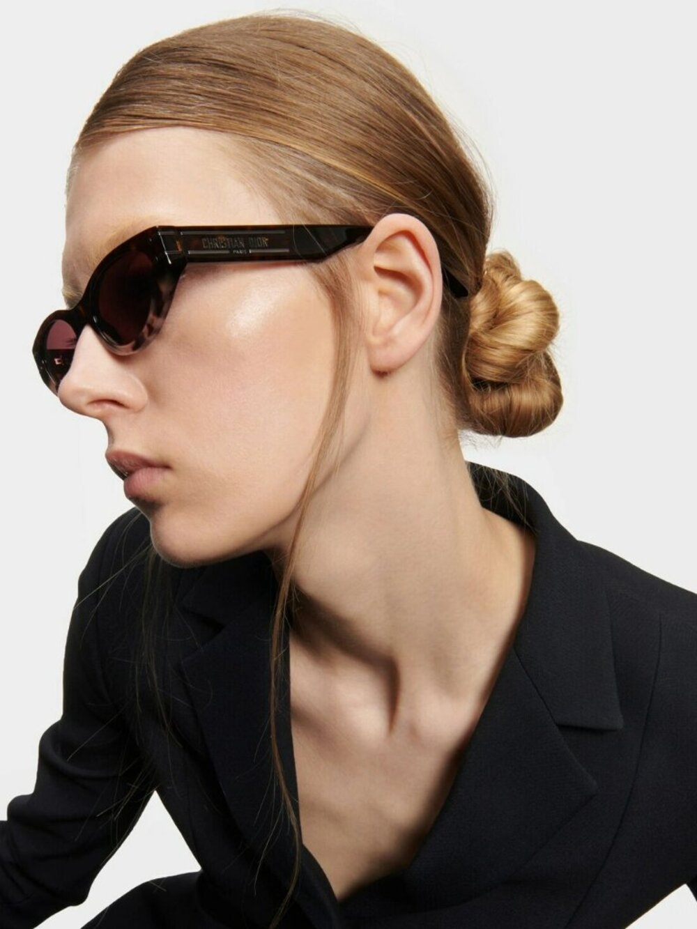 Dior DIORSIGNATURE B5I Sunglasses – Havana Oval with Bordeaux Lenses (25D0) - Picture 10 of 11